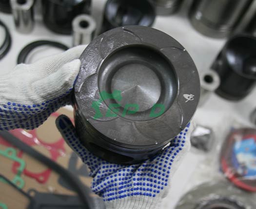 Yuchai YC6TD1000-D30 Piston TD200-1004001SF4 Diesel Engine Parts