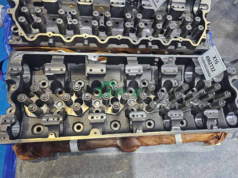 genuine-cummins-x15-cylinder-head-2