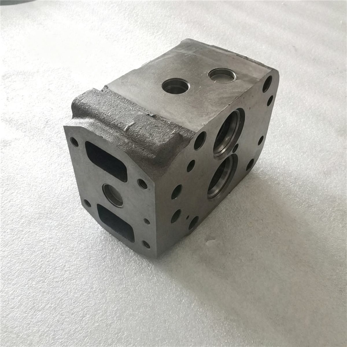 Weichai WP6 Cylinder Head 13028584 Diesel Engine Parts - OEM diesel engine parts